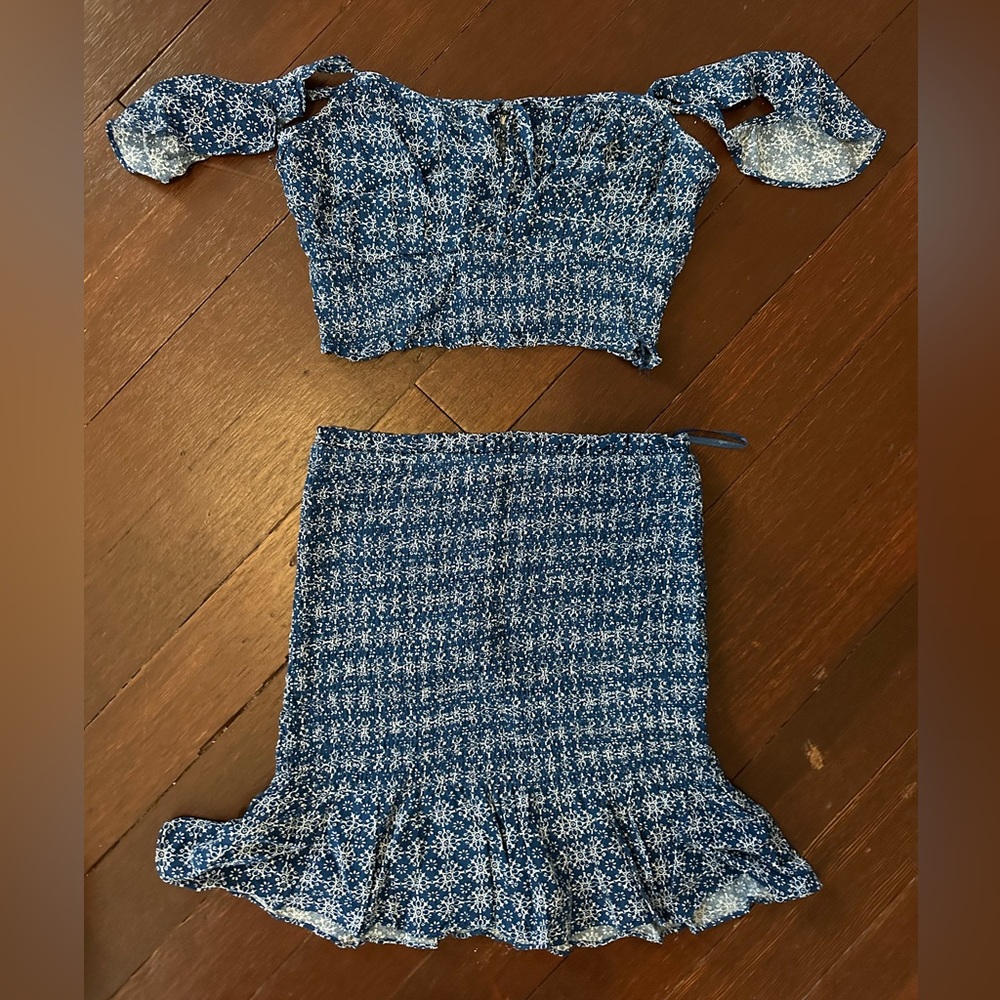 Red Dress Boutique blue print two piece set, size small